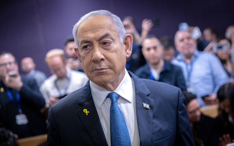 Israeli Prime Minister Benjamin Netanyahu arrives to the courtroom